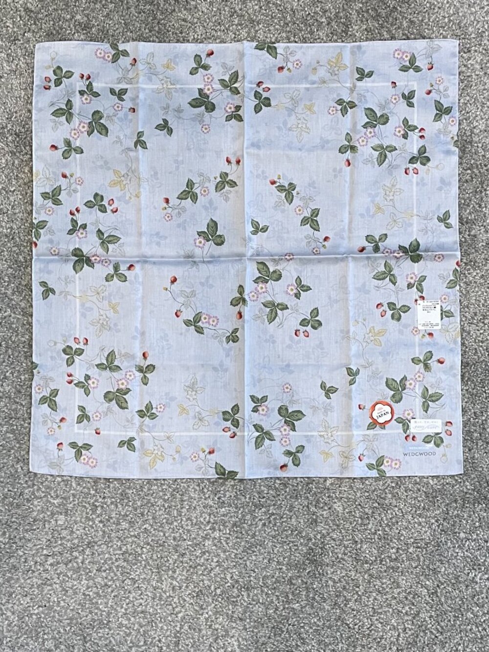 Wedgwood Japan Blue Floral Print Handkerchief - NWT - Picture 3 of 10